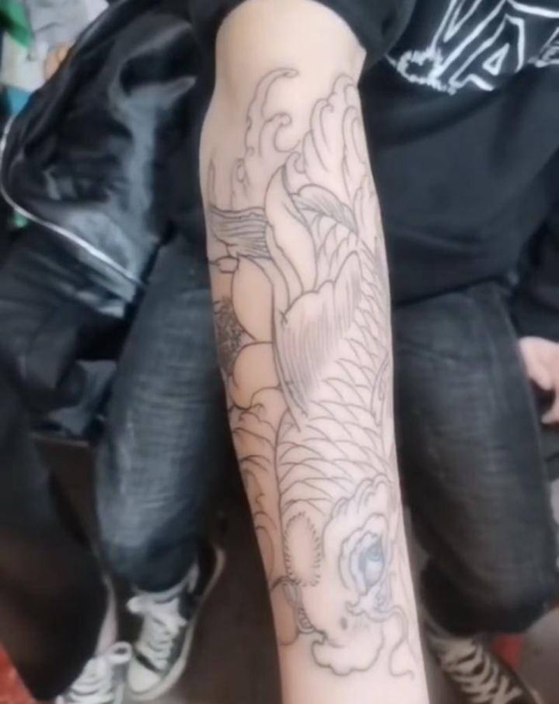 花臂纹身图片_手臂新传统纹身图案