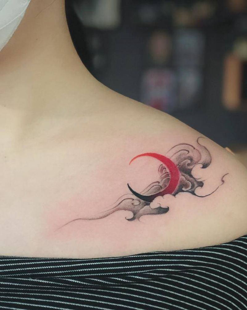 湘西瞳画纹身图片_胸部纹身图案