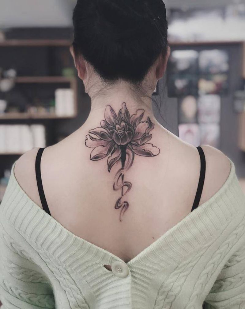 湘西瞳画刺青纹身图片_背部纹身图案