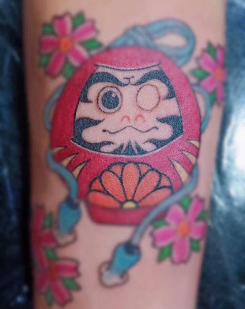 达摩蛋纹身图片_手臂Old School纹身图案