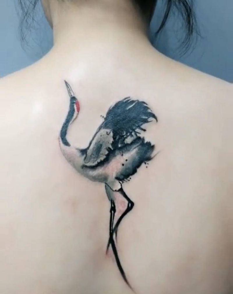 鹤纹身图片_背部新传统纹身图案