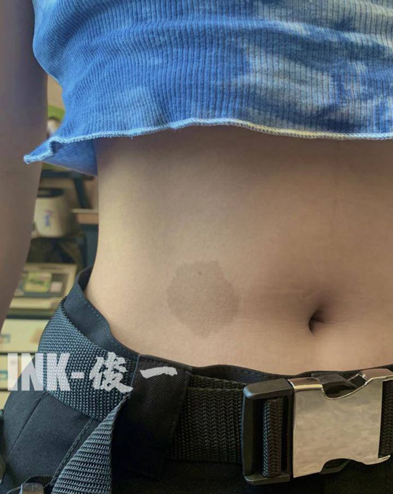 old school纹身图片_腹部Old School纹身图案