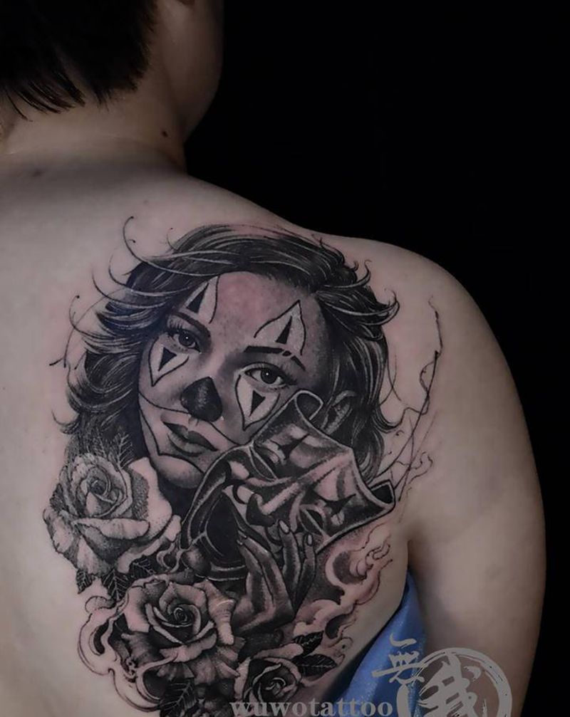 欧美女郎纹身图片_背部欧美写实纹身图案