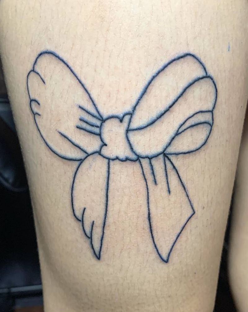 蝴蝶结线条纹身图片_线条纹身图案