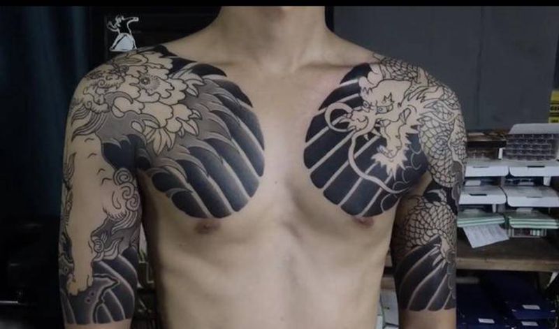 半甲魅力纹身图片_老传统纹身图案