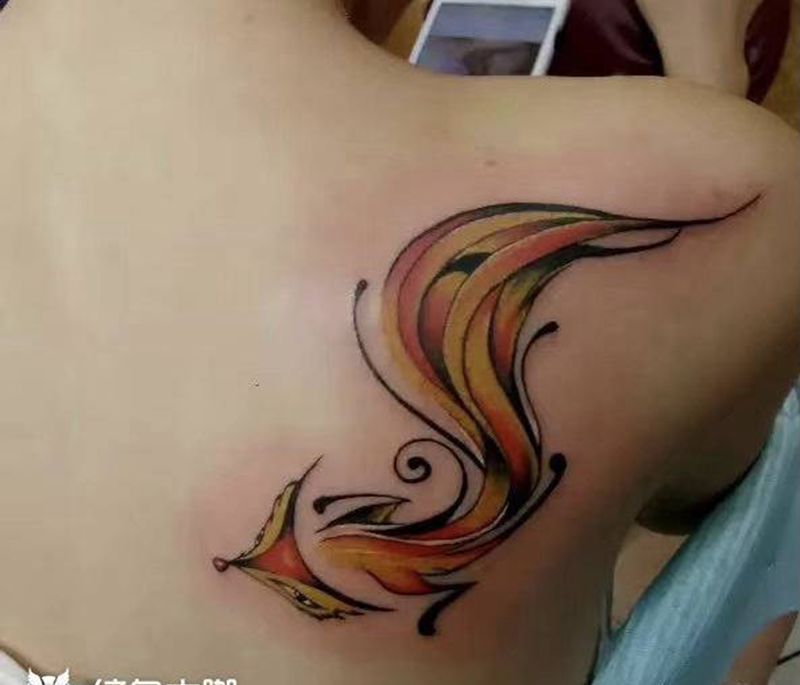 小清新纹身图片_肩部老传统纹身图案