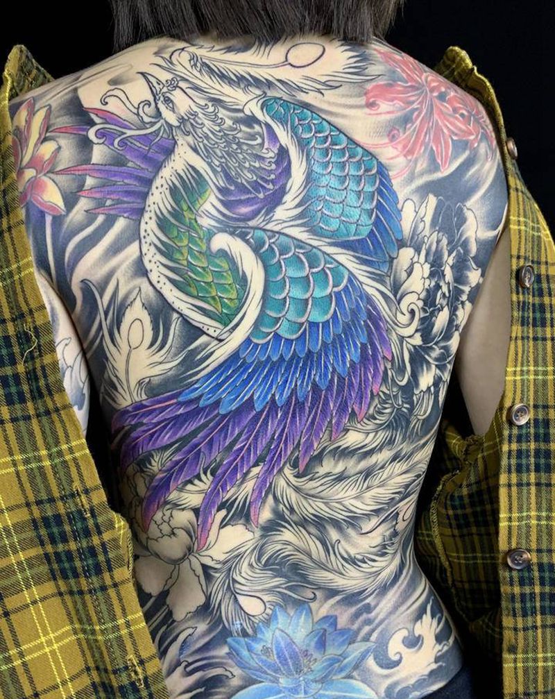 期待纹身图片_背部纹身图案