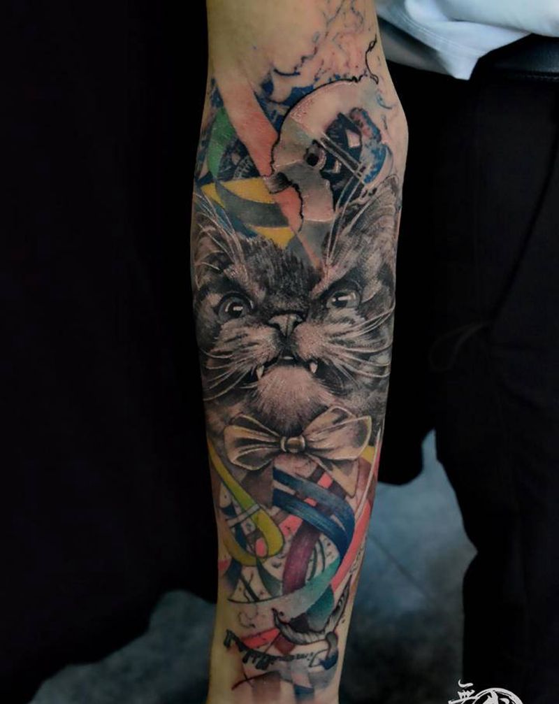 猫咪纹身图片_手部欧美写实纹身图案