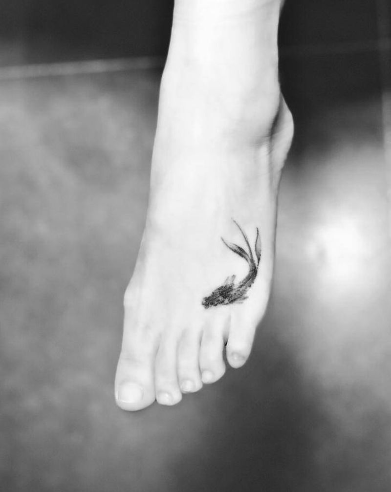 吉首纹身瞳画刺青纹身图片_脚部纹身图案