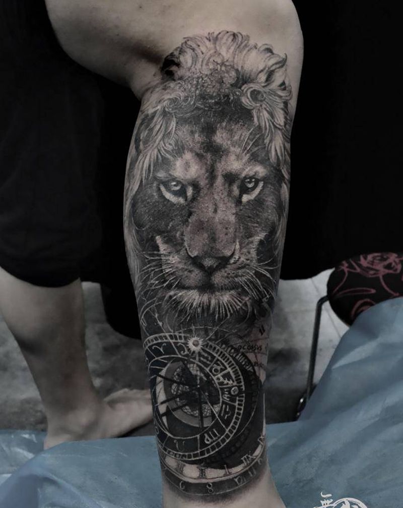 狮王纹身图片_脚部欧美写实纹身图案