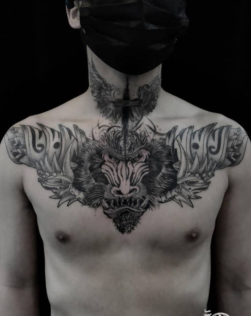 胸口猩猩纹身图片_胸部欧美写实纹身图案