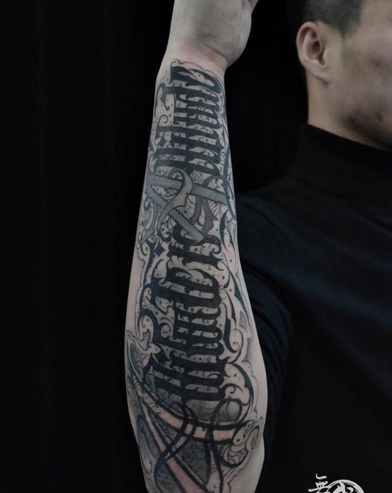 花体字纹身纹身图片_手臂花体字纹身图案