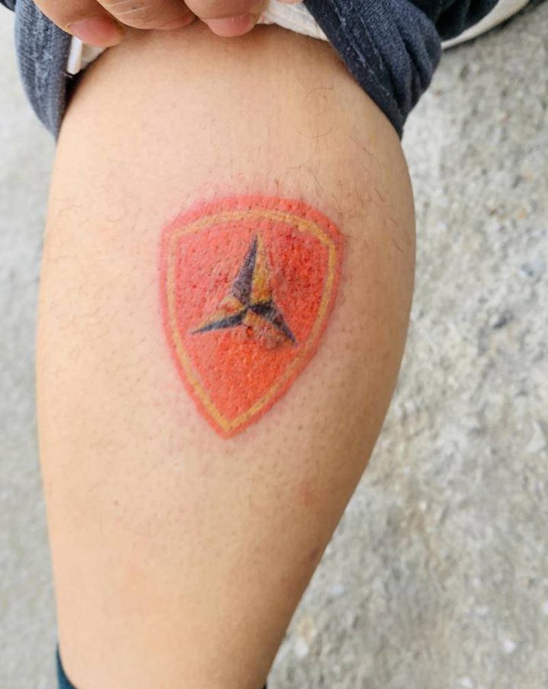 某国特种兵标志纹身图片_脚部纹身图案