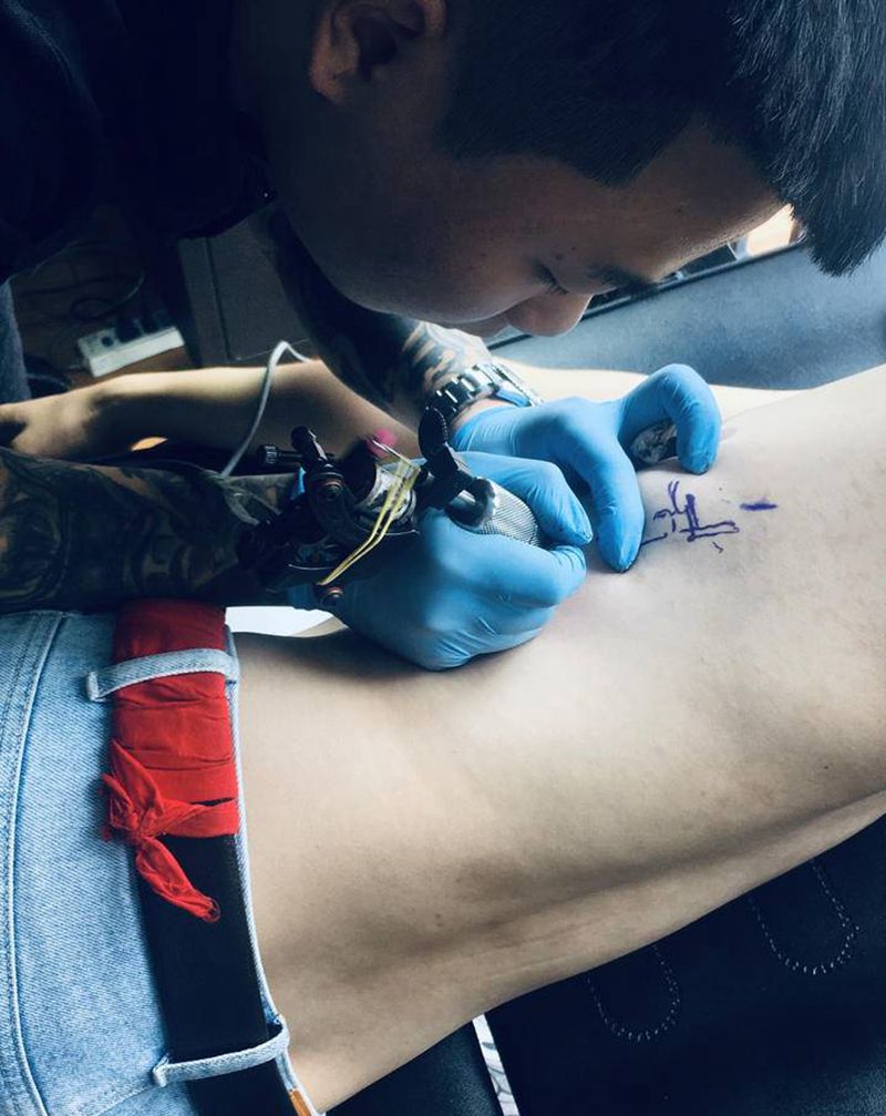 泰文纹身图片_腰部纹身图案