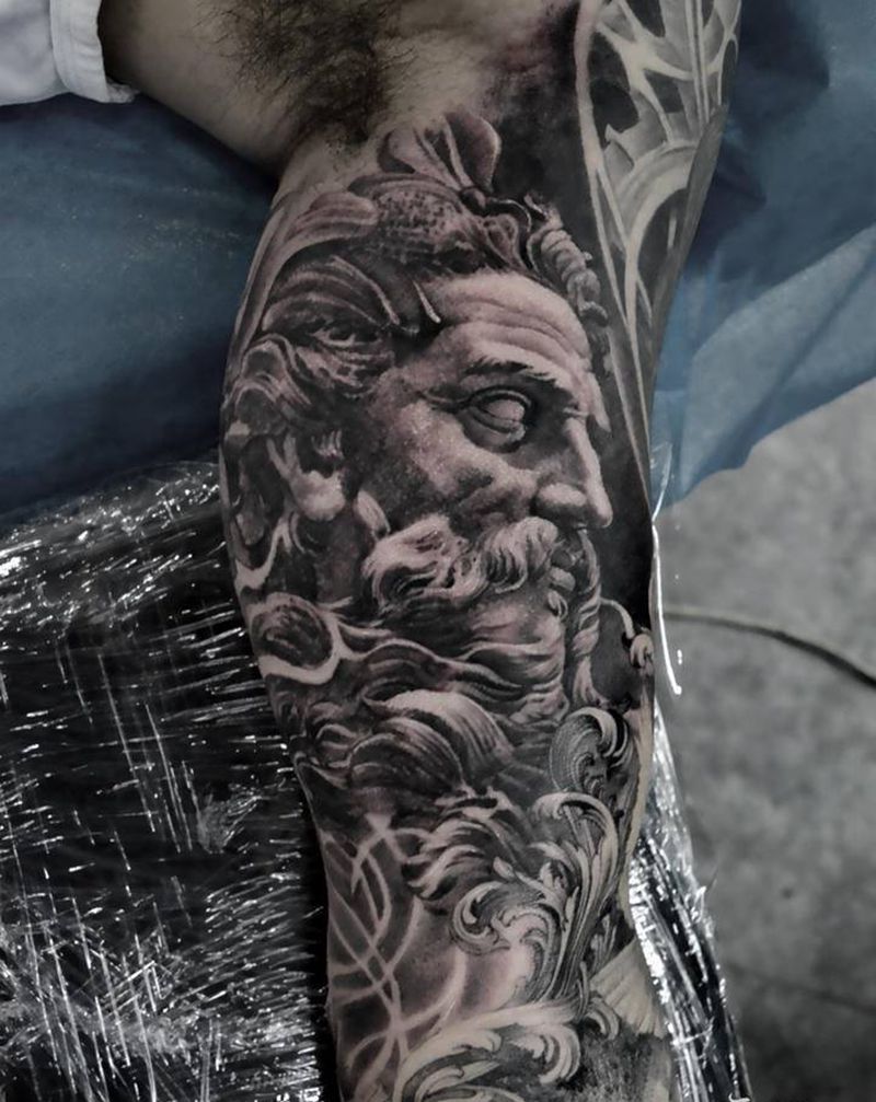 包臂三次完成纹身图片_手臂欧美写实纹身图案