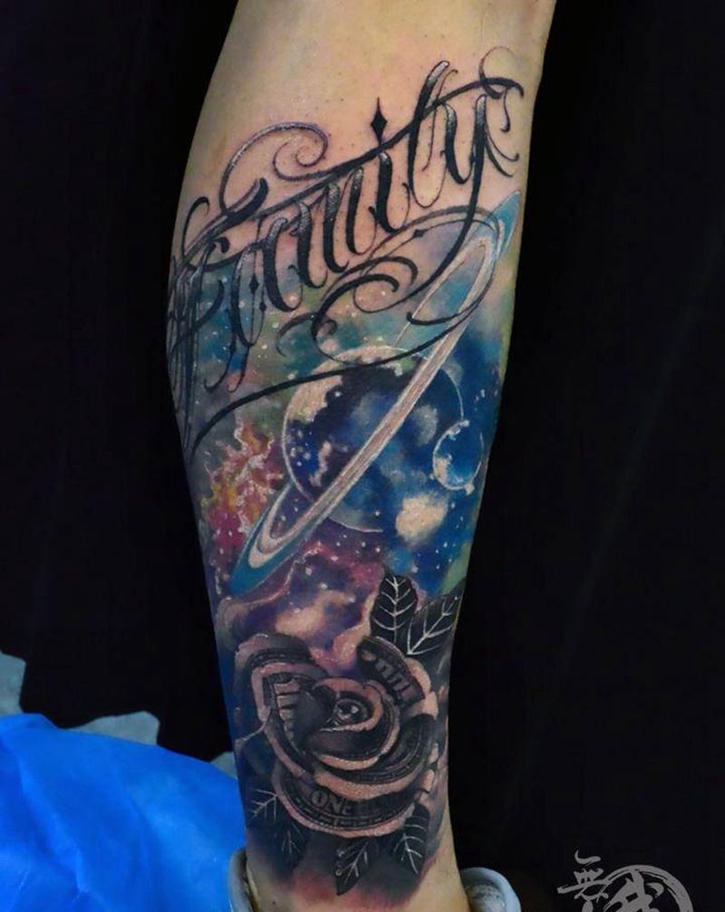 家庭纹身图片_脚部欧美写实纹身图案