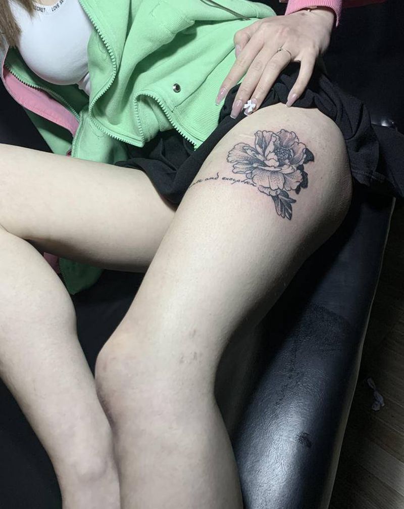 素花纹身图片_腿部纹身图案