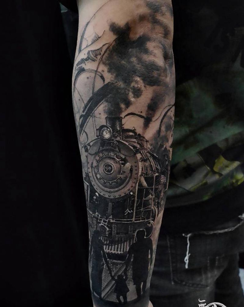 火车头纹身图片_手臂欧美写实纹身图案