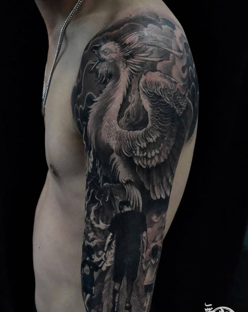 凤凰family纹身图片_手臂欧美写实纹身图案