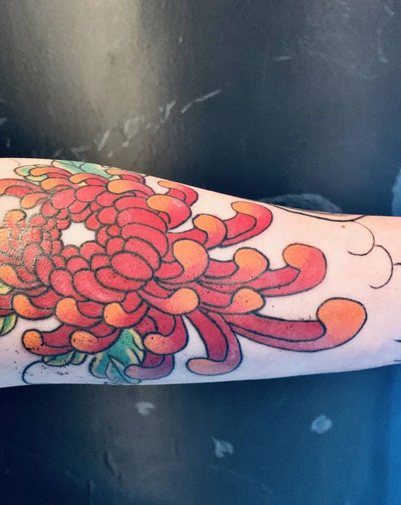 菊花纹身图片_手部纹身图案