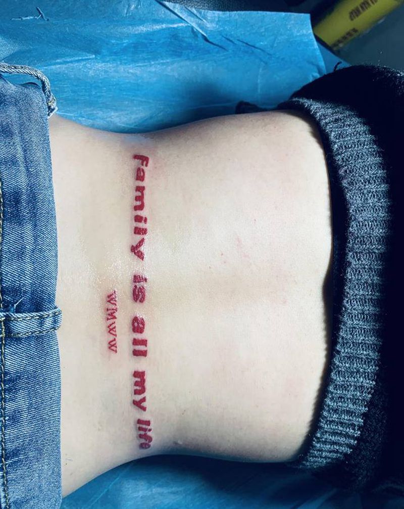 腰部英文纹身图片_腰部纹身图案