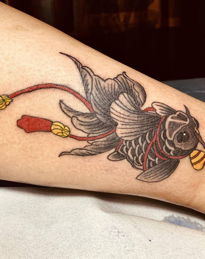 玲珑小鱼纹身图片_腿部纹身图案