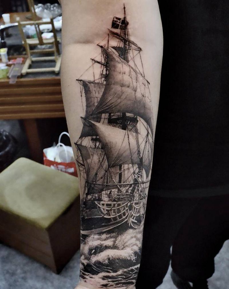 一帆风顺纹身图片_手部欧美写实纹身图案