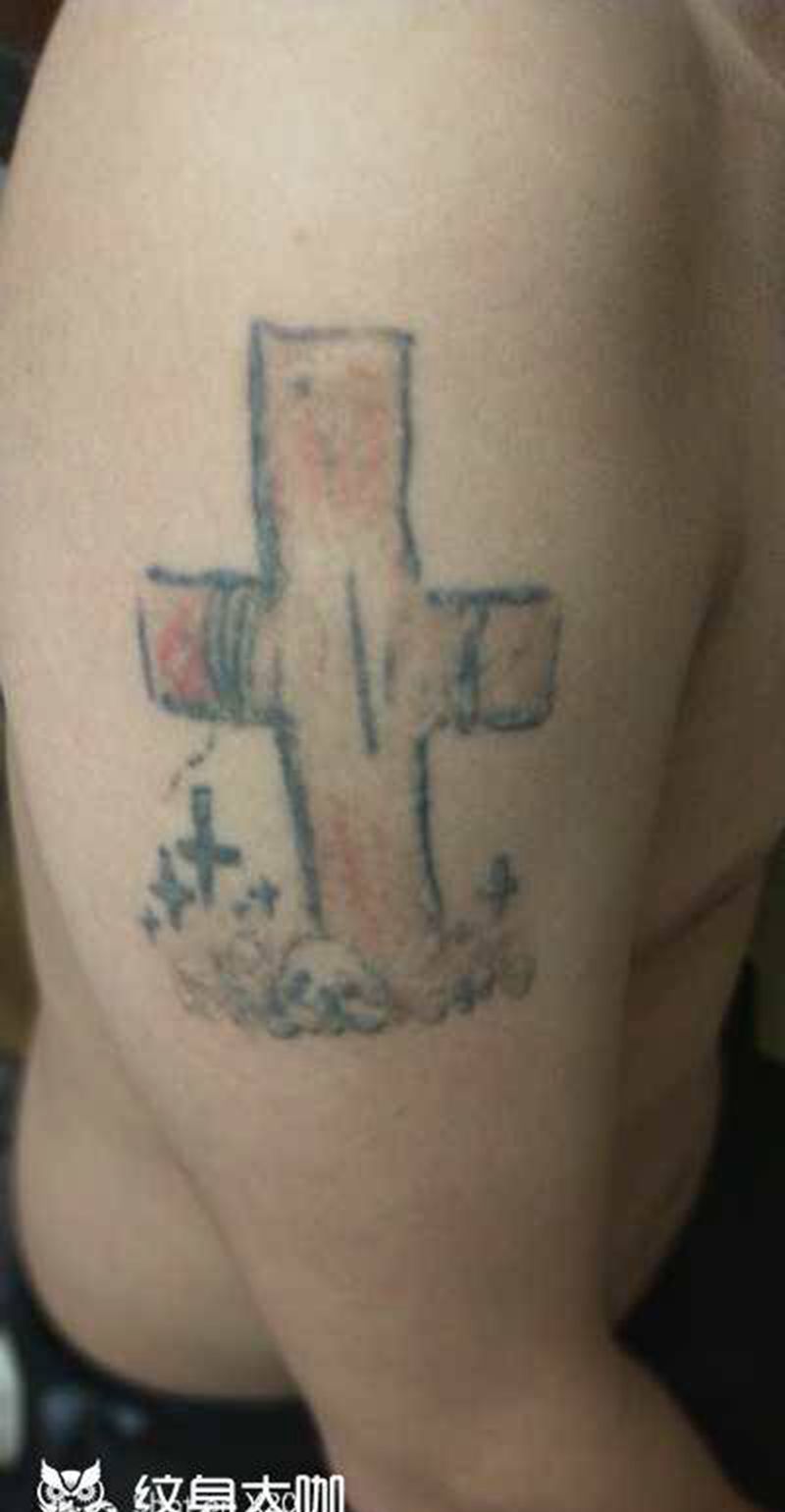 覆盖纹身图片_手臂欧美写实鲸鱼覆盖面罩纹身图案