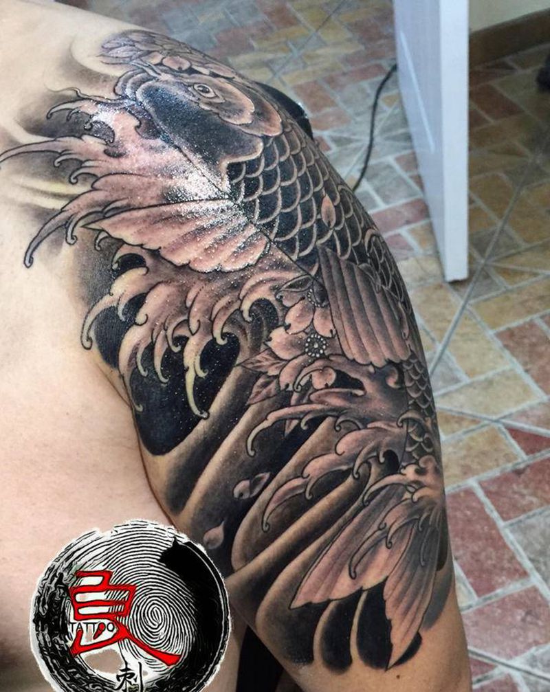 鲤鱼纹身图片_手臂老传统纹身图案