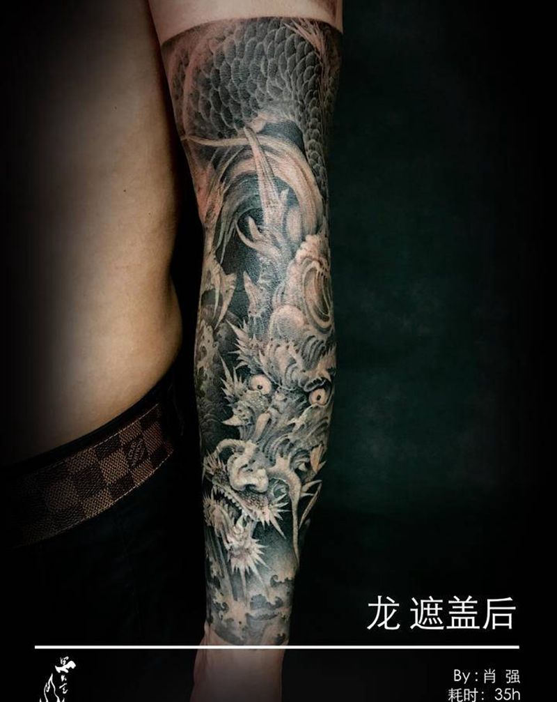 龙纹身图片_手臂新传统遮盖纹身图案