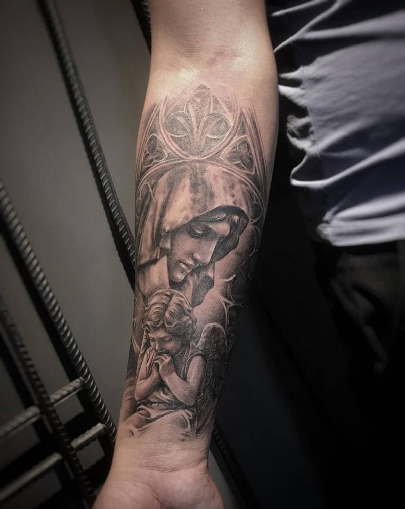 石雕纹身图片_手臂欧美写实石雕纹身图案