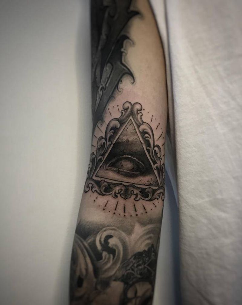 石眼纹身图片_手臂欧美写实石雕眼睛纹身图案