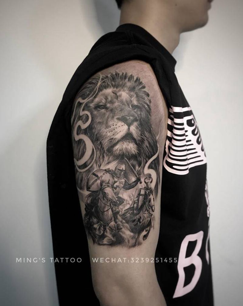 雄狮纹身图片_手臂欧美写实雄狮骑士纹身图案