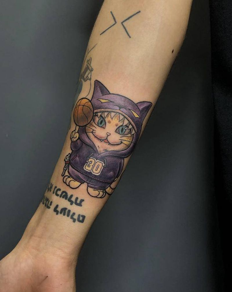 小猫咪纹身图片_手臂New School篮球猫纹身图案