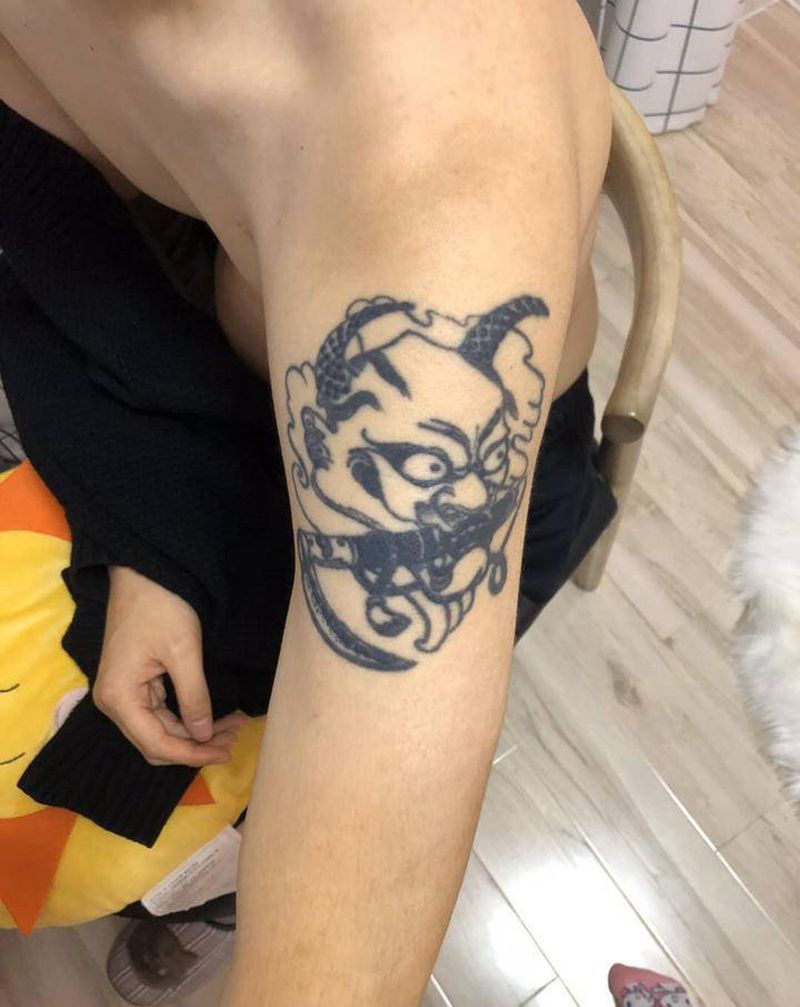 大臂遮盖纹身图片_肩部New School纹身图案