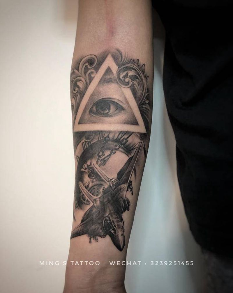 战斗力纹身图片_手臂欧美写实战斗力眼睛纹身图案