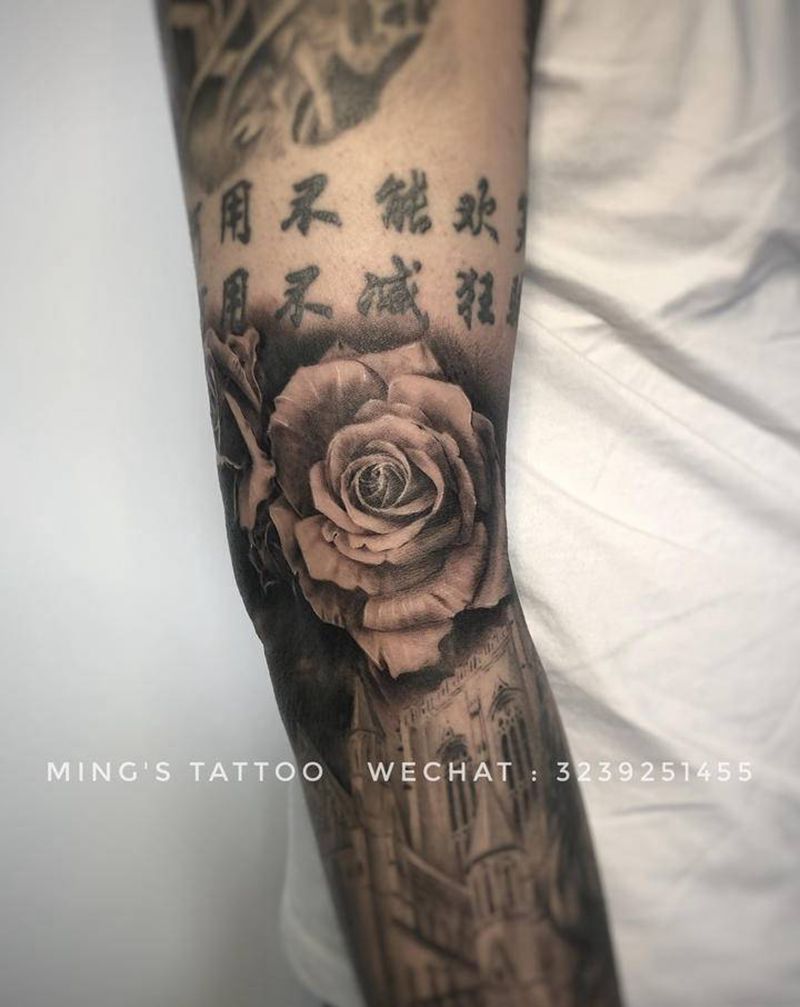 玫瑰纹身图片_手臂欧美写实玫瑰纹身图案