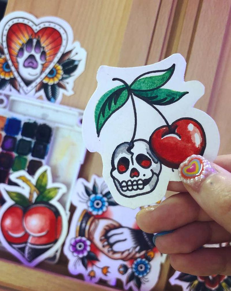 oldschool小手稿儿纹身图片_手臂腿部Old School水彩猫猫爪樱桃纹身图案