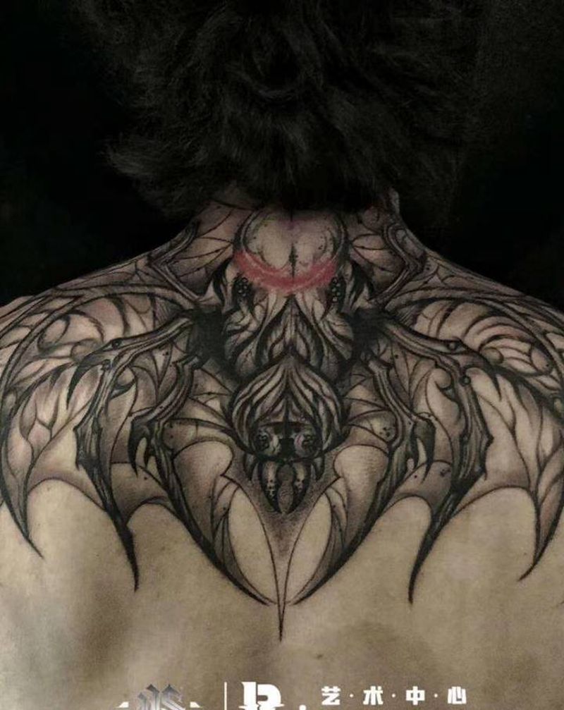 蜘蛛侠纹身图片_肩部纹身图案