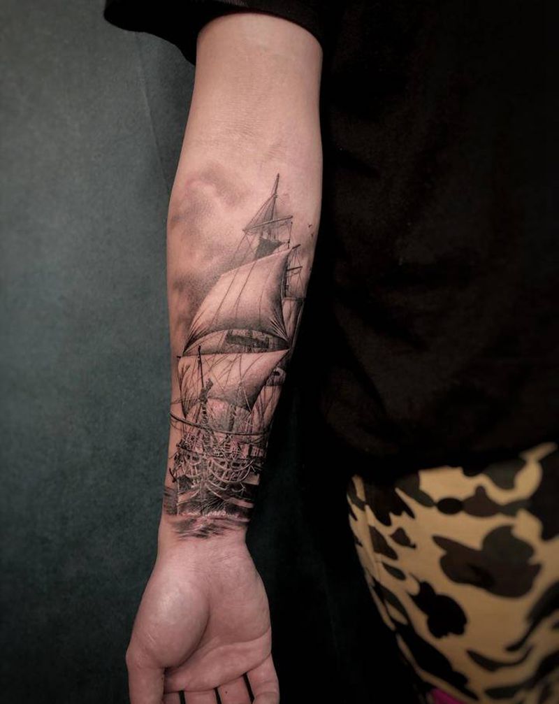 帆船纹身图片_手臂欧美写实帆船纹身图案