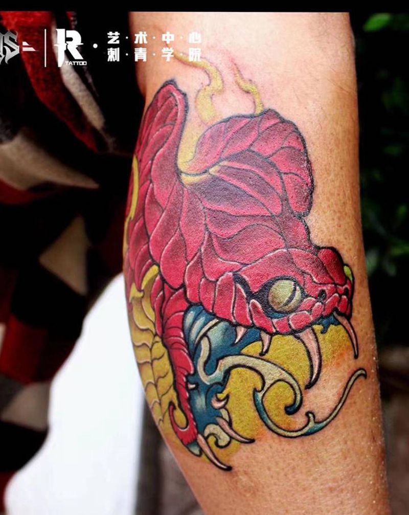 帅不帅你说了算纹身图片_腿部新传统纹身图案