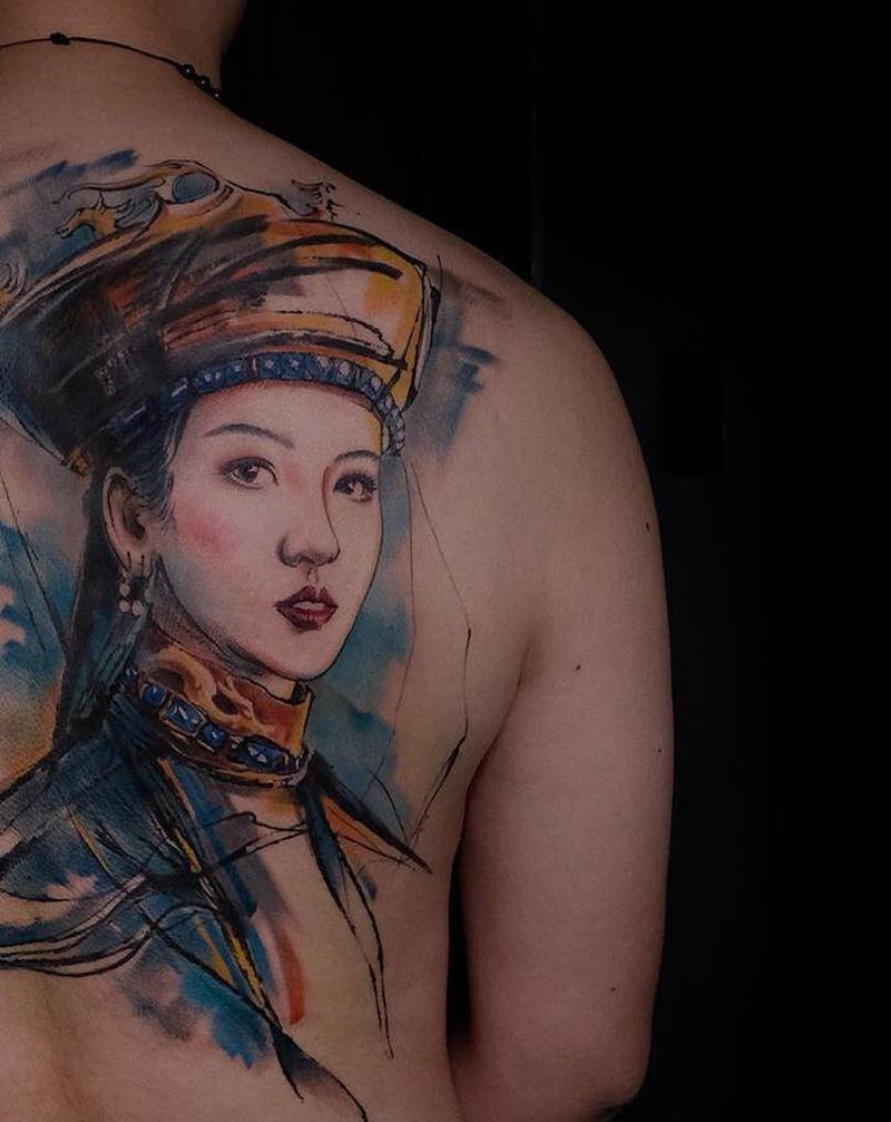 客人女友纹身图片_背部水彩水墨纹身图案