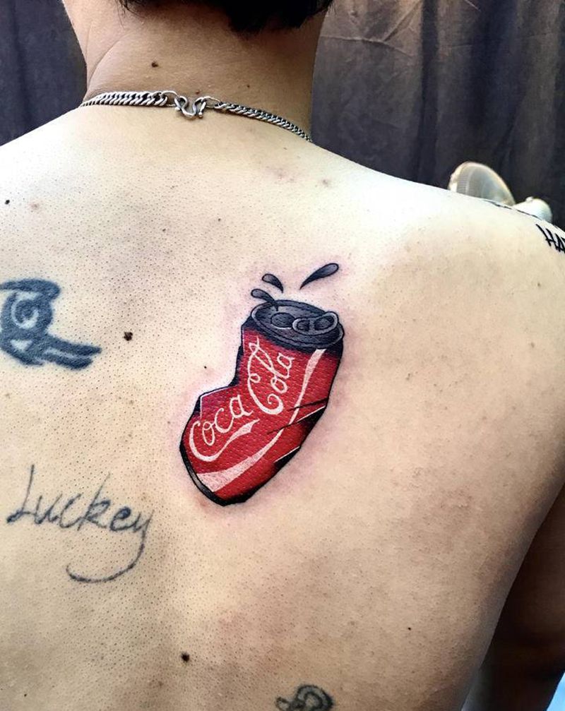 可乐纹身图片_背部Old School纹身图案