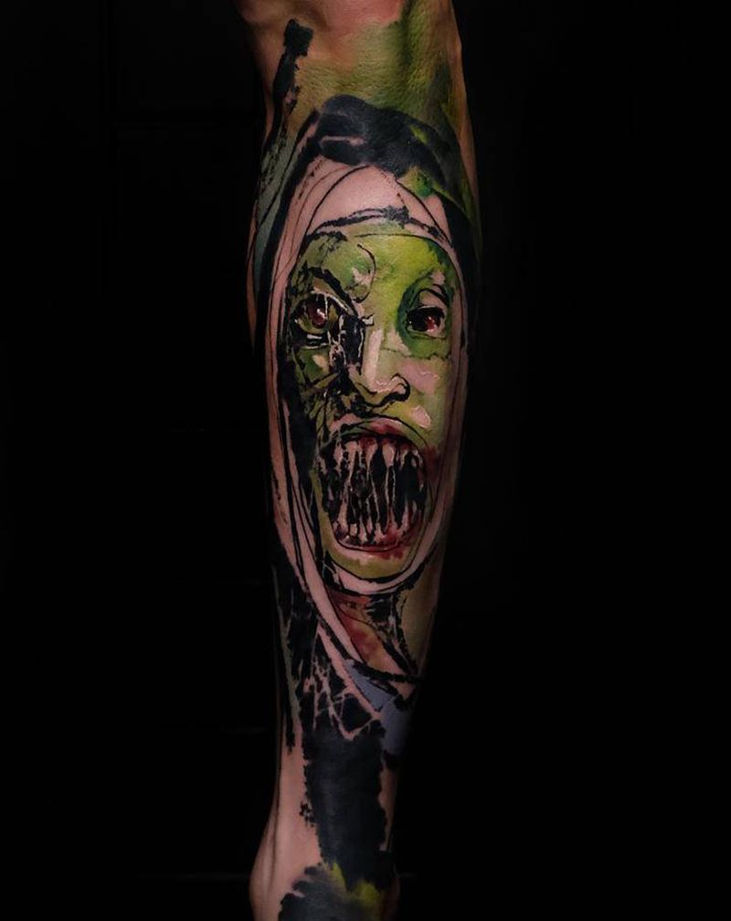 来个狠的纹身图片_脚部水彩水墨纹身图案