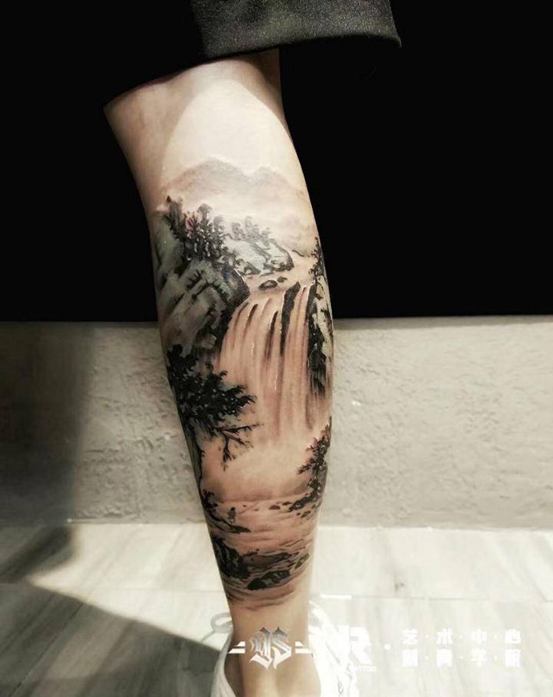 山水纹身图片_腿部水墨纹身图案