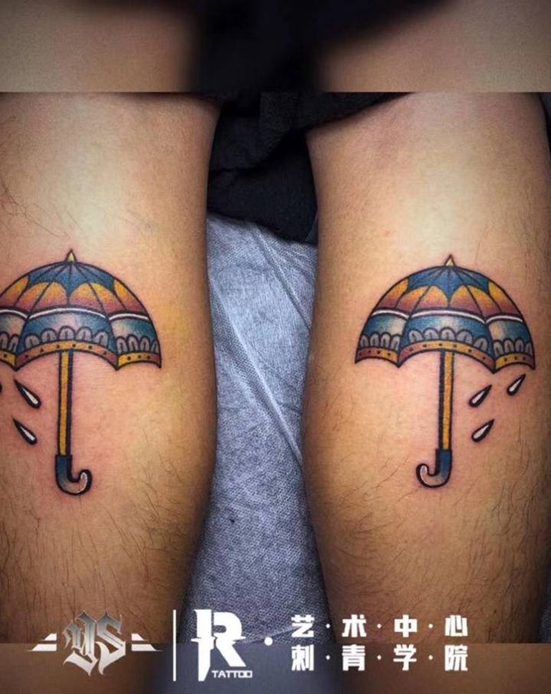 再也不怕下雨天了！纹身图片_腿部Old School纹身图案