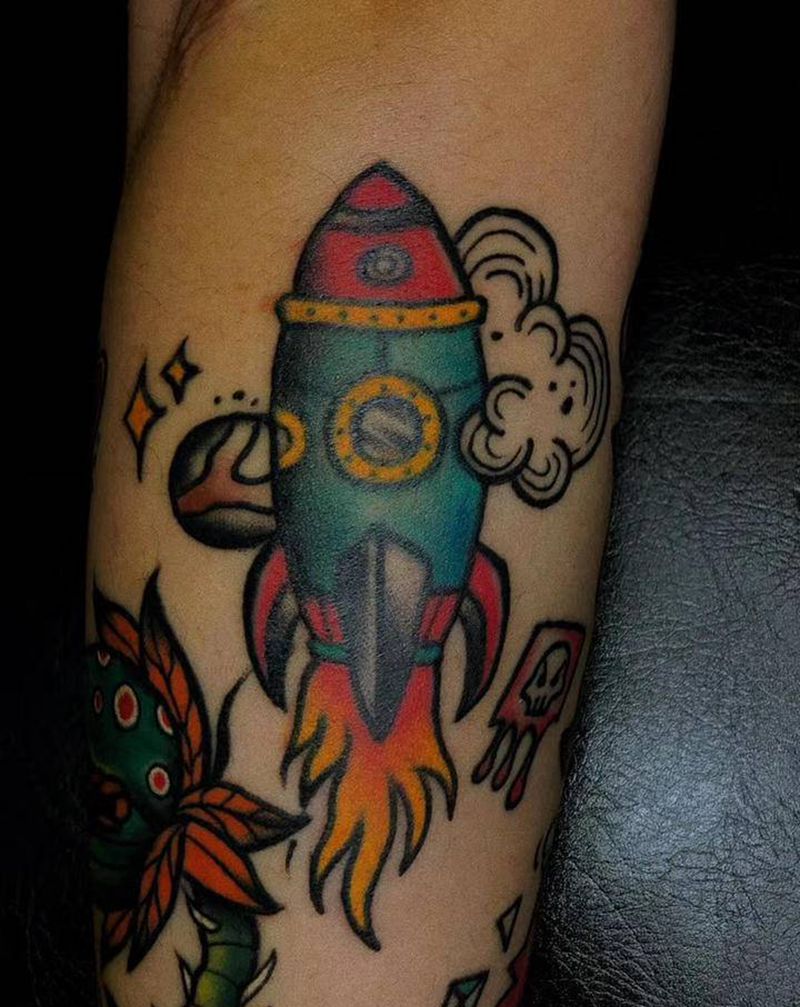 老学校的小火箭纹身图片_手臂Old School纹身图案