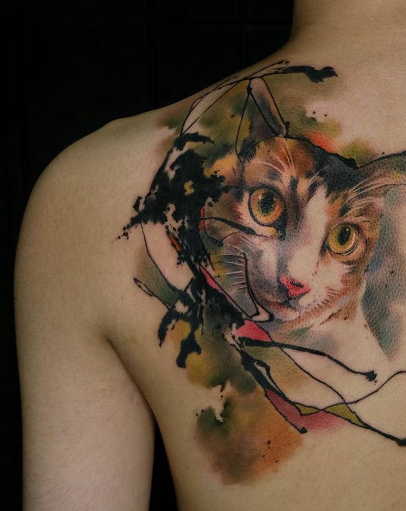 猫咪纹身图片_背部水彩水墨纹身图案