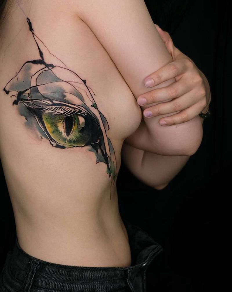 你的眼神纹身图片_腰部水墨水彩纹身图案