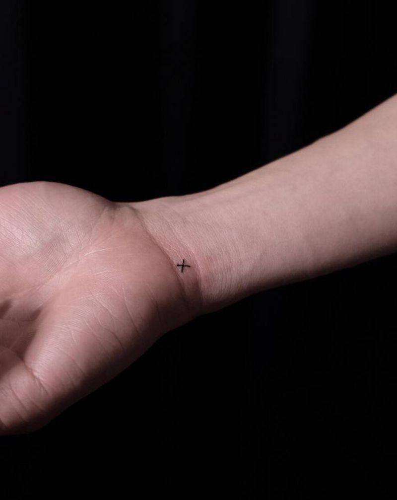 “大”作纹身图片_手臂几何纹身图案